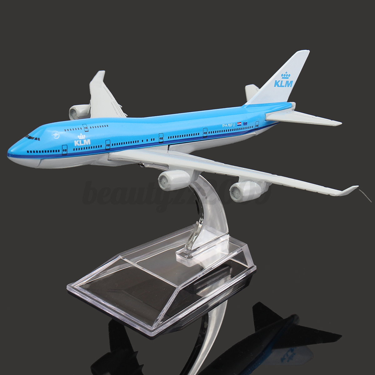 530 airplane toy