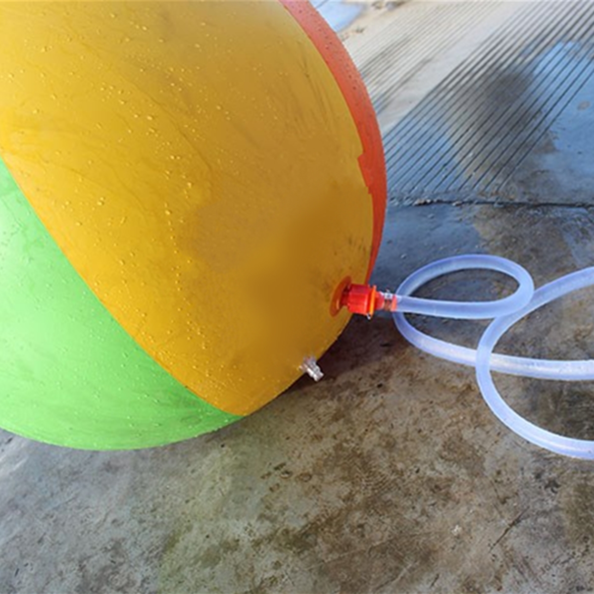 Kinder Wasserball Strandball Wassersprüher Sprinkler Wasserspielzeug Garten 75cm